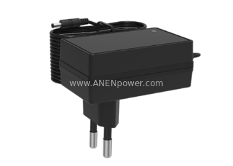 Chine 25.2W Max KR Plug KC Certifié 12.6V 16.8V 8.4V Chargeur de batterie 12V 14.4V 21V 24V fournisseur