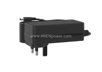 Chine 65W Max UK Plug UKCA Certifié 21V 25.2V 29.4V 43.8V Chargeur de batterie au lithium / plomb 12V 14.6V 16.8V fournisseur