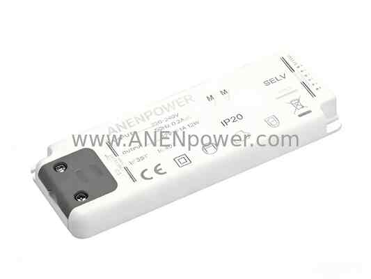 Chine L'alimentation LED ultra-mince 6W 12/24V avec protection IP20 conducteur dédié pour l'éclairage sous cabinet et vitrine fournisseur