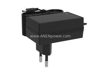 Chine 25.2W Max EU Plug Certifié CE 12,6V 16,8V 8,4V Chargeur de batterie 12V 14,4V 21V 24V fournisseur
