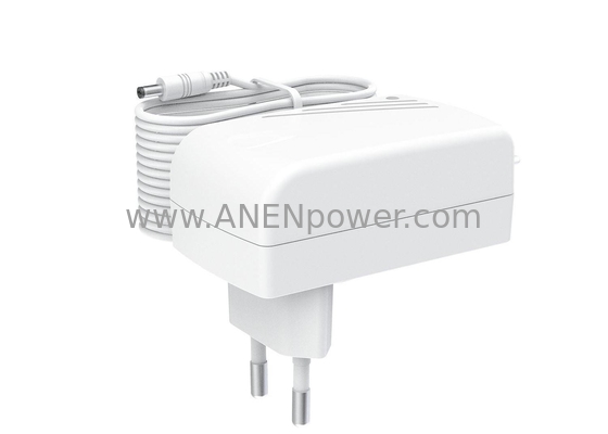 16.8W Max EU Plug CE GS Certifié 8.4V 12.6V Chargeur de batterie au lithium / plomb 16.8V fournisseur