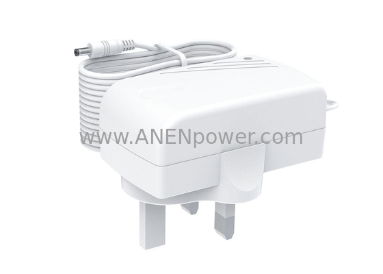 16.8W Max UK Plug UKCA Certifié 8.4V 12.6V Chargeur de batterie au lithium / plomb 16.8V fournisseur